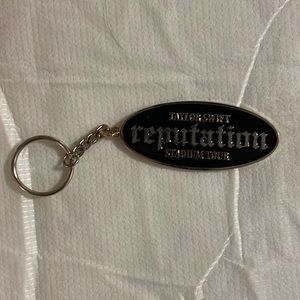 Taylor swift reputation keychain